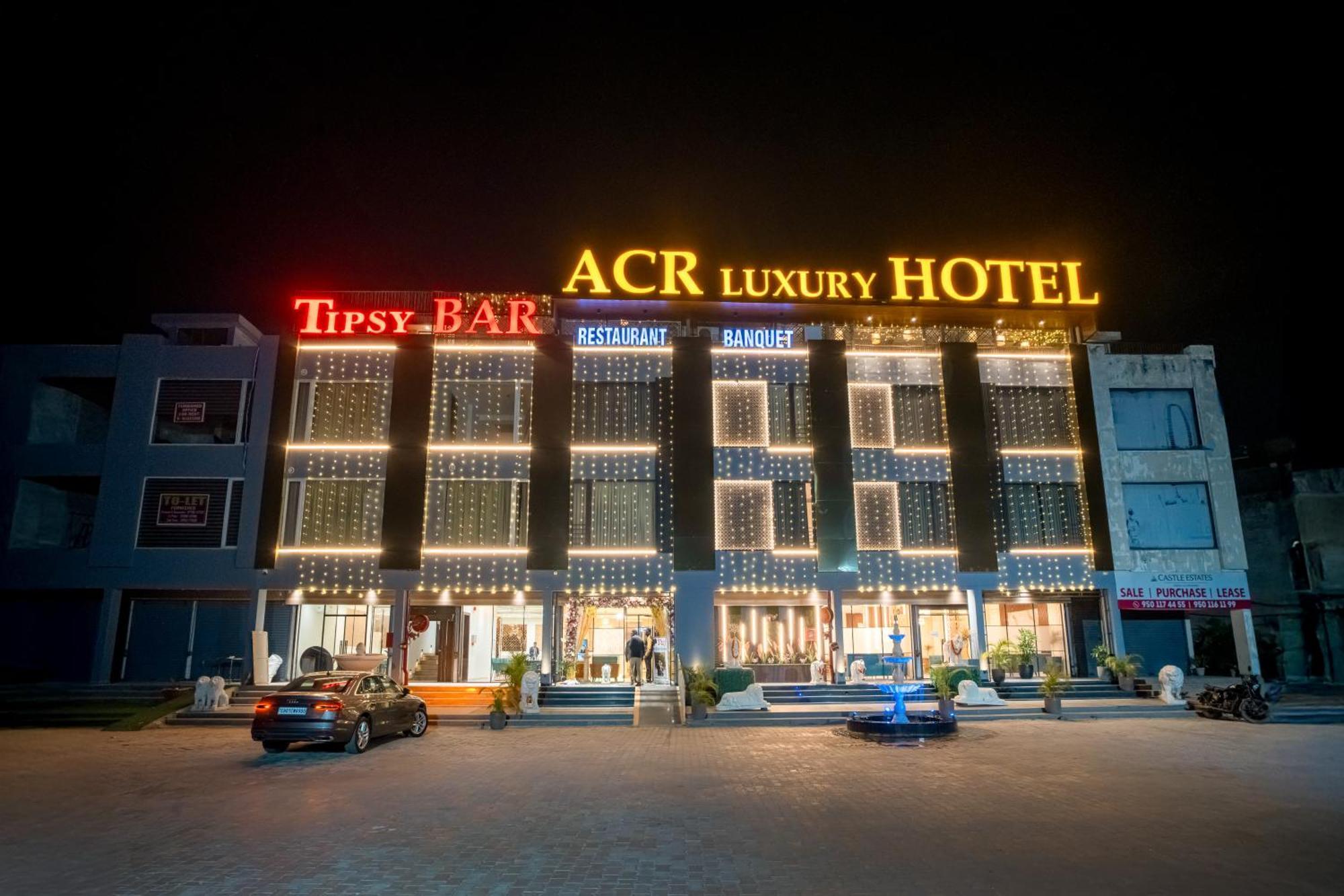 Mohali Acr Luxury Hotel מראה חיצוני תמונה
