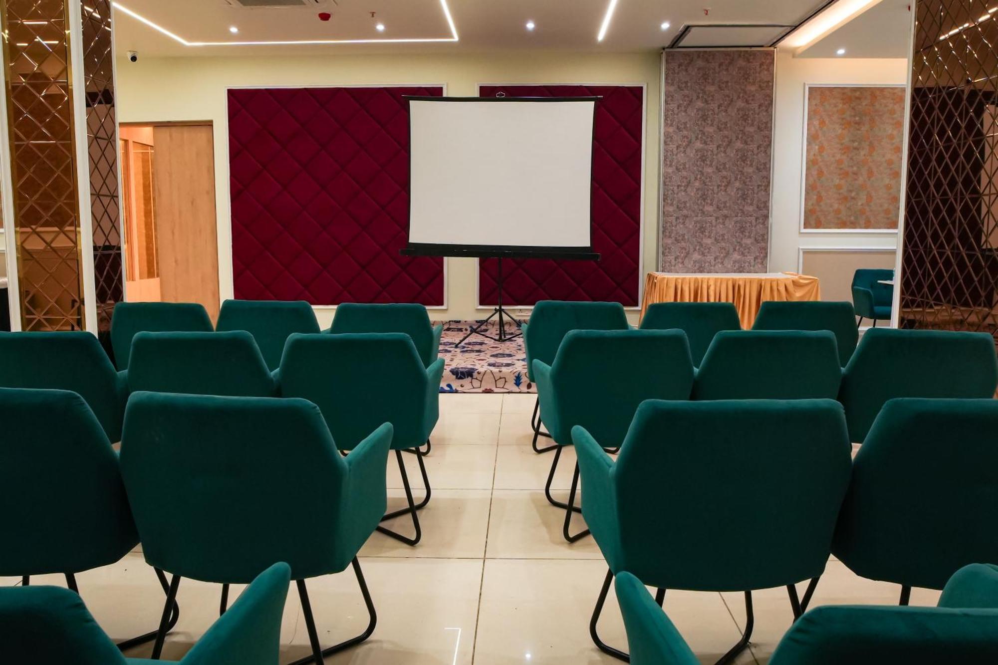 Mohali Acr Luxury Hotel מראה חיצוני תמונה