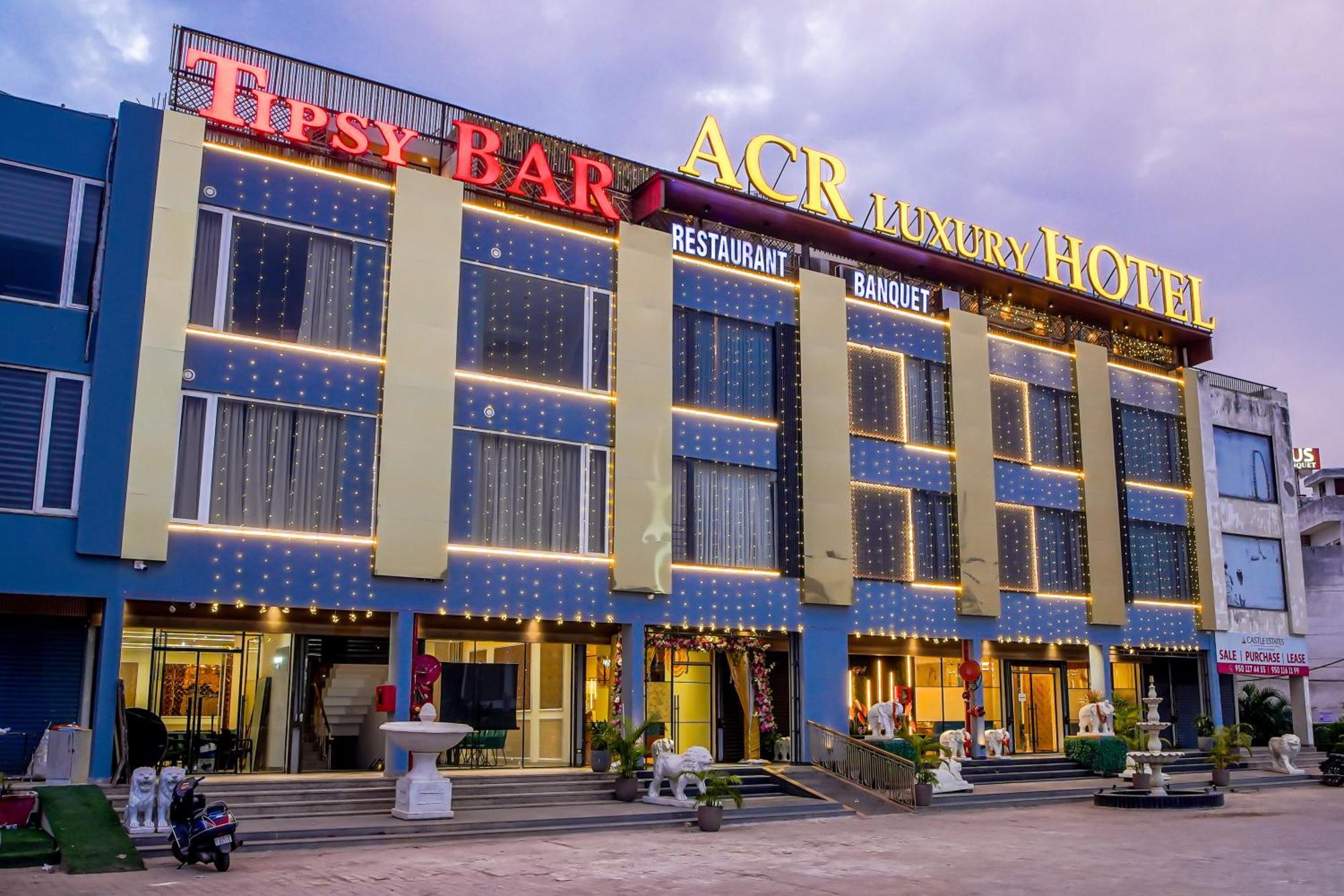 Mohali Acr Luxury Hotel מראה חיצוני תמונה