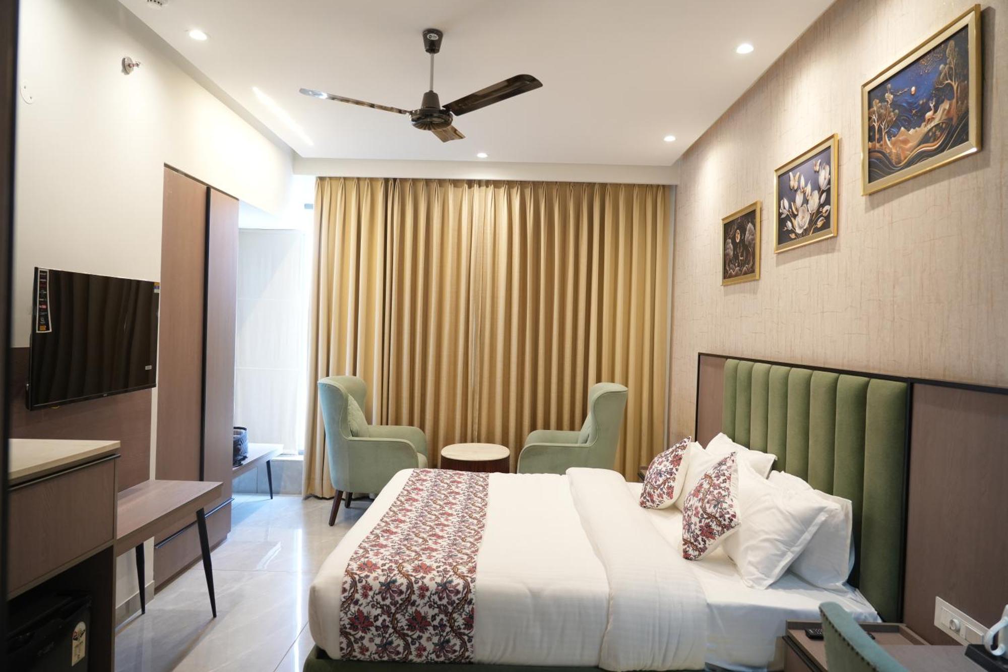 Mohali Acr Luxury Hotel מראה חיצוני תמונה