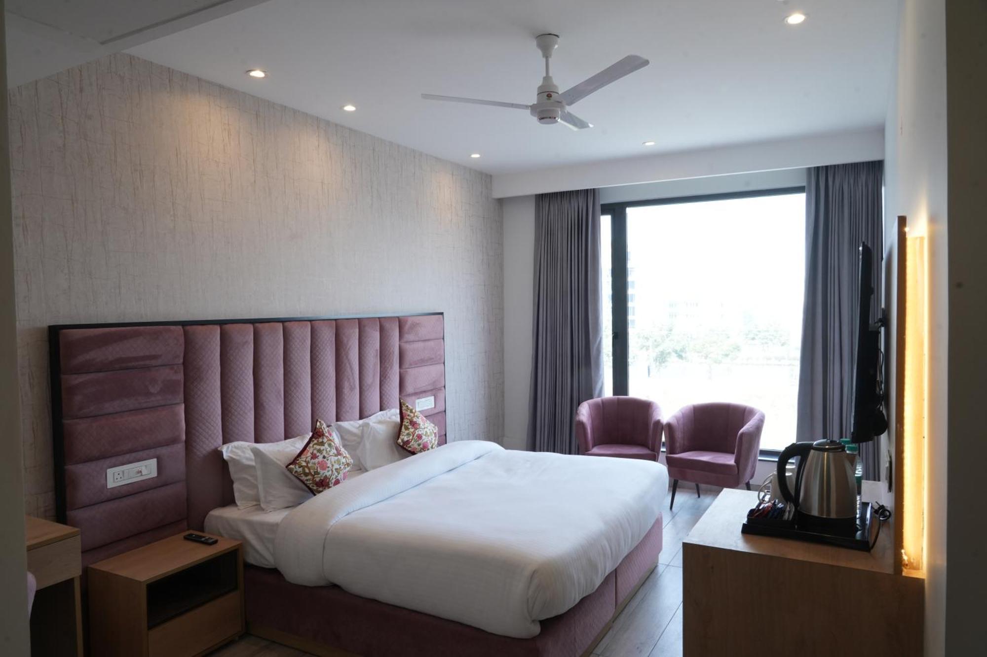 Mohali Acr Luxury Hotel מראה חיצוני תמונה